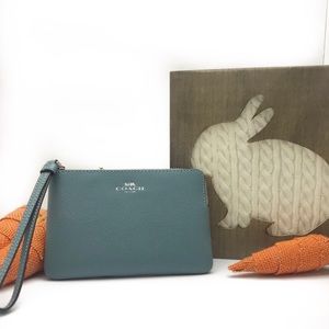 Coach Corner Zip Wristlet MARINE/SILVER